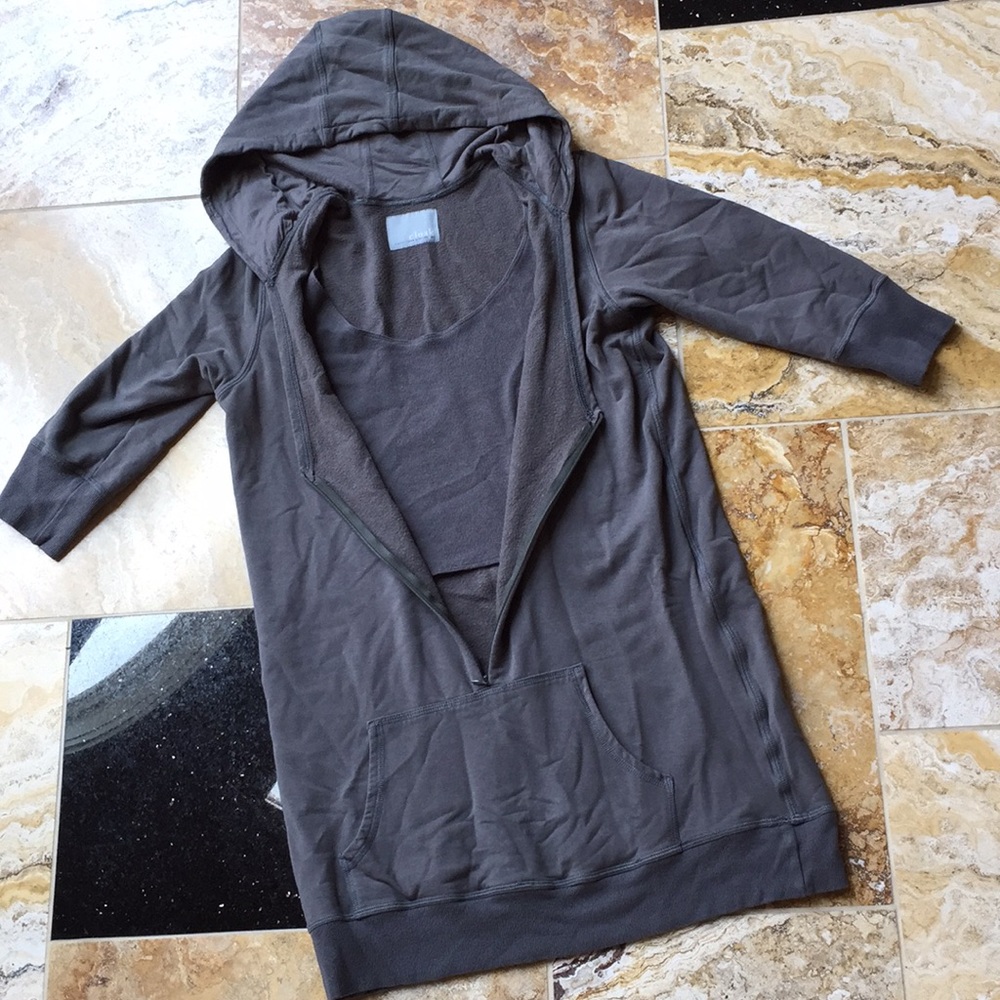 Cloak 3/4 sleeve hooded sweatshirt/zipper/pockets